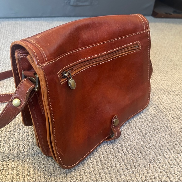 Italian Leather Crossbody Purse — Accordion-Style Small Satchel w Pockets - Picture 8 of 10